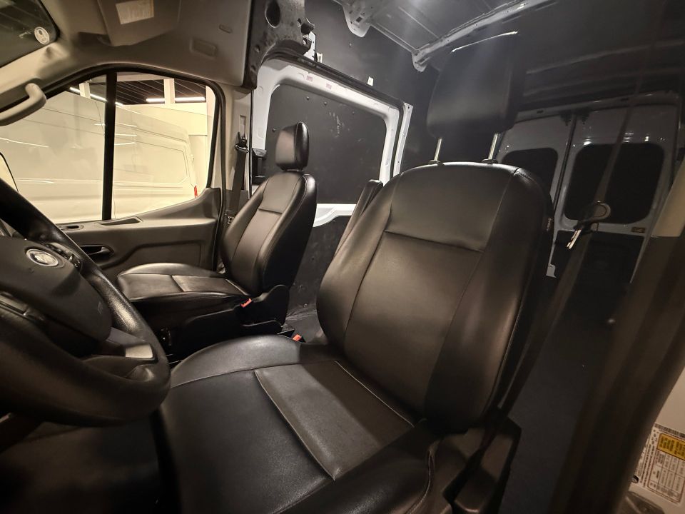 Ford Transit Cargo Van 2024 - Image 27