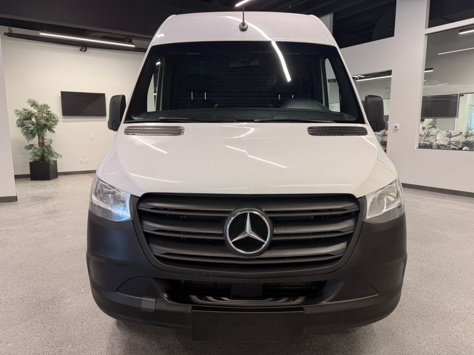 Mercedes-Benz Sprinter Cargo Van 2024 - Image 8