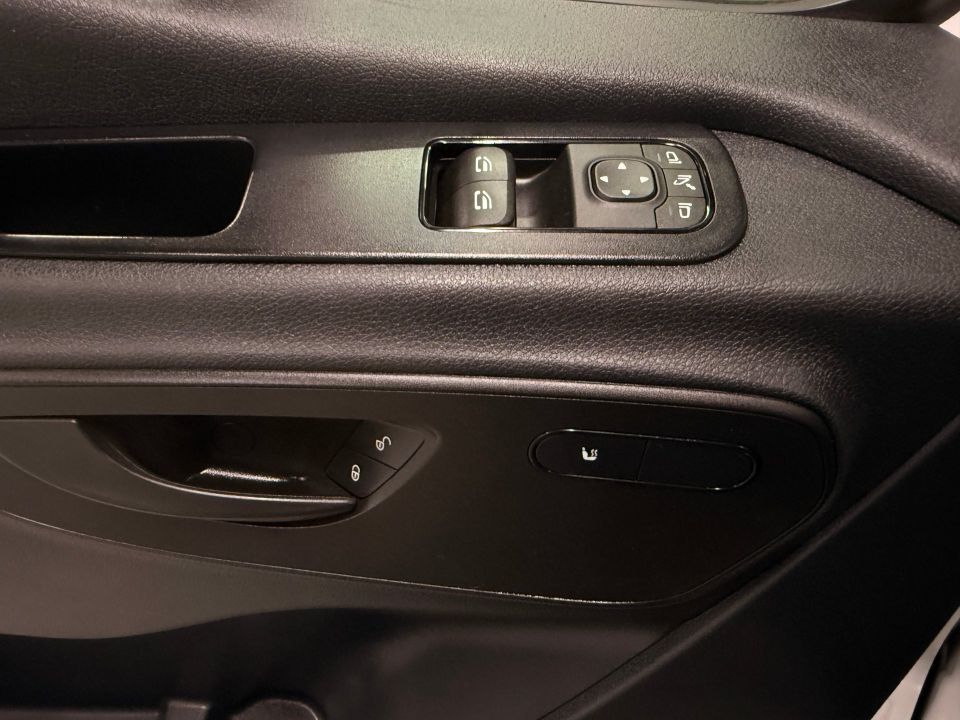 Mercedes-Benz Sprinter Cargo Van 2024 - Image 20