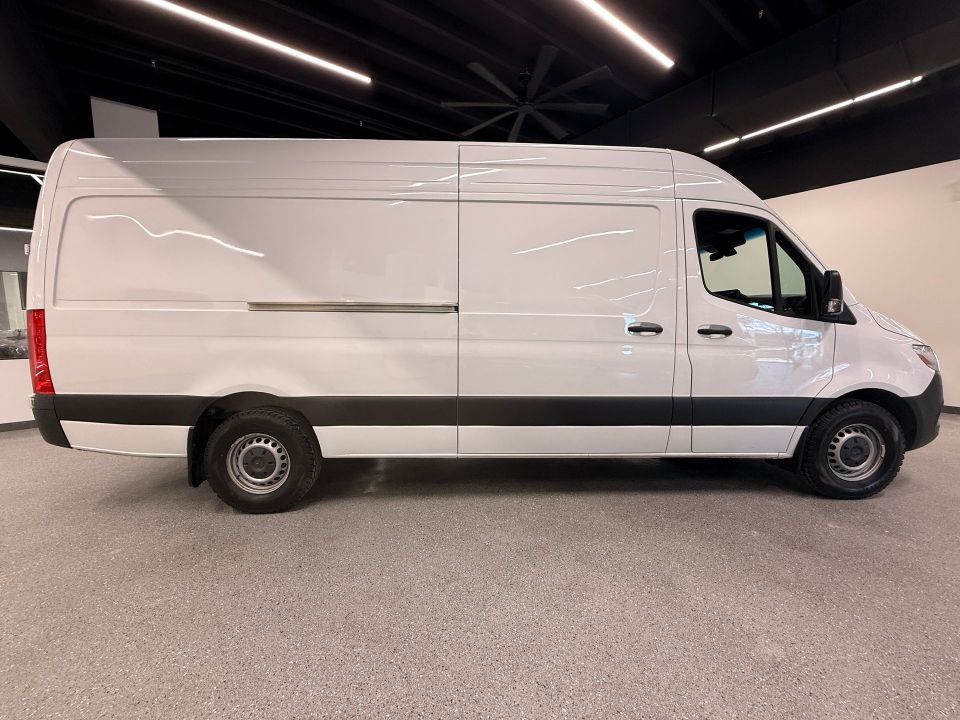 Mercedes-Benz Sprinter Cargo Van 2024 - Image 6