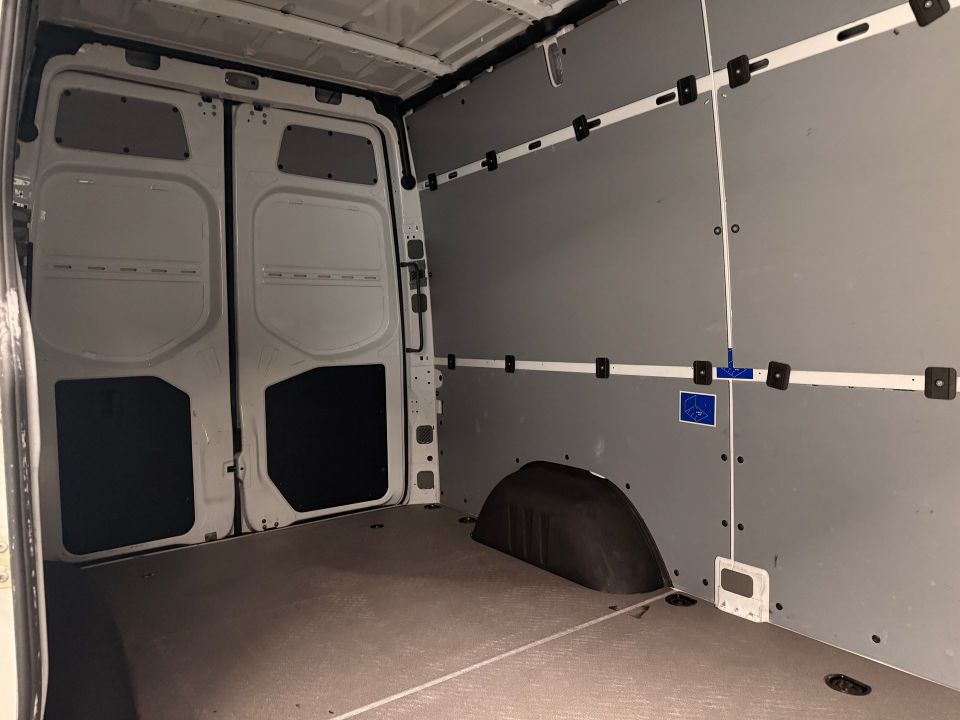 Mercedes-Benz Sprinter Cargo Van 2019 - Image 14