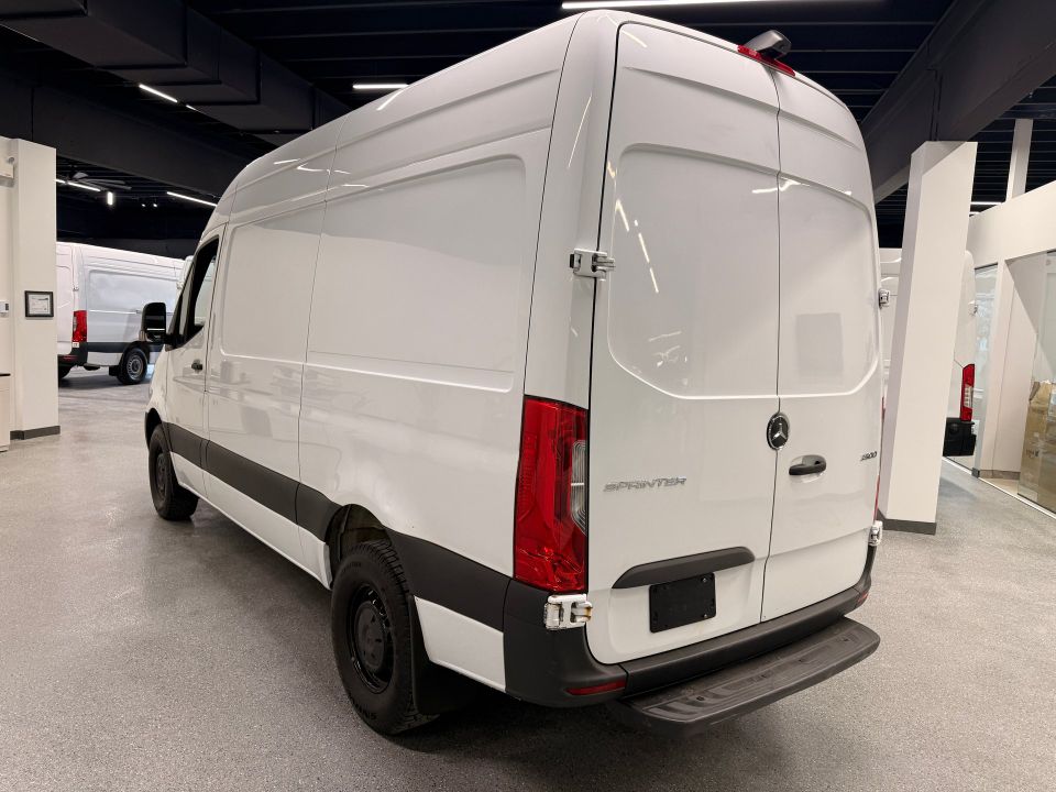 Mercedes-Benz Sprinter Cargo Van 2019 - Image 3