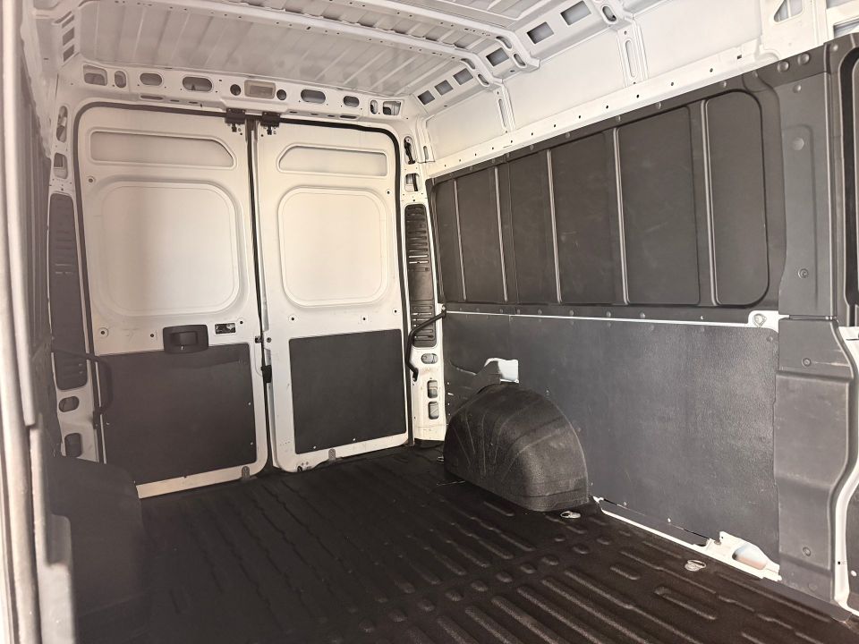 Ram ProMaster Cargo Van 2023 - Image 14