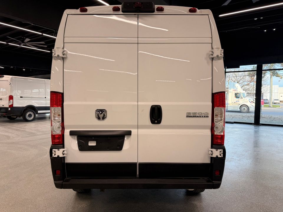 Ram ProMaster Cargo Van 2023 - Image 4