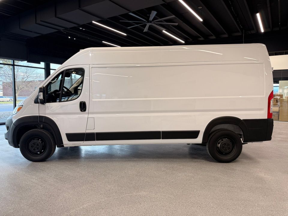 Ram ProMaster Cargo Van 2023 - Image 2