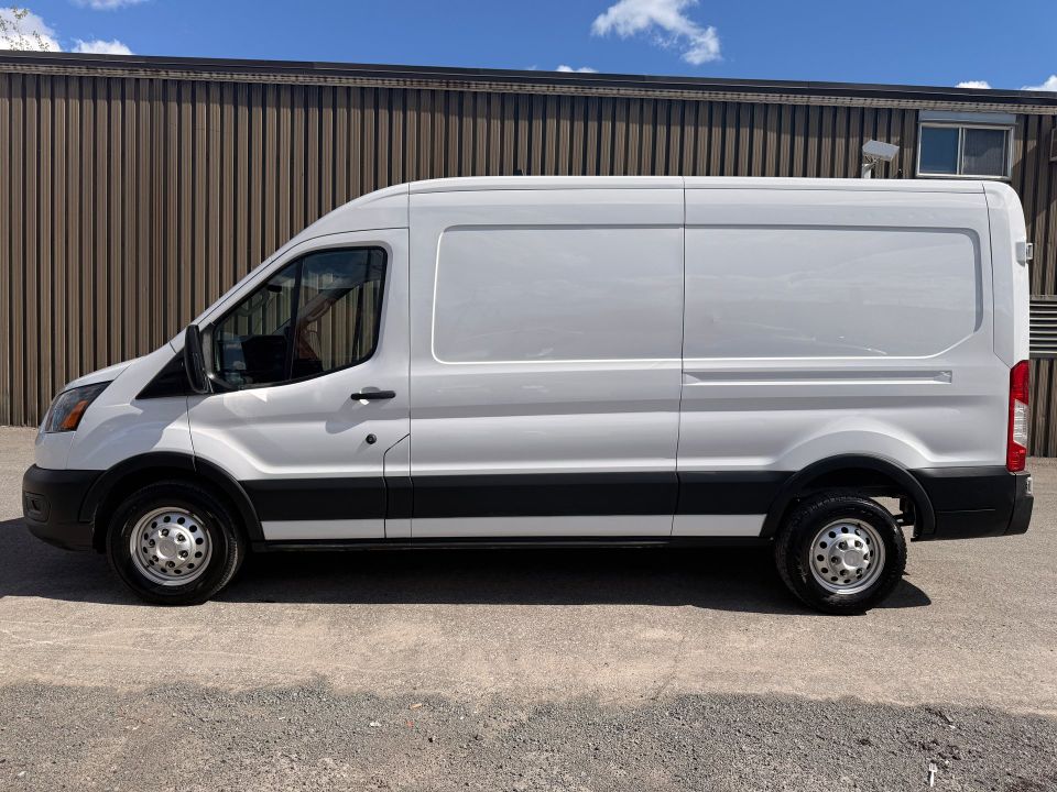 Ford Transit Cargo Van 2023 - Image 2