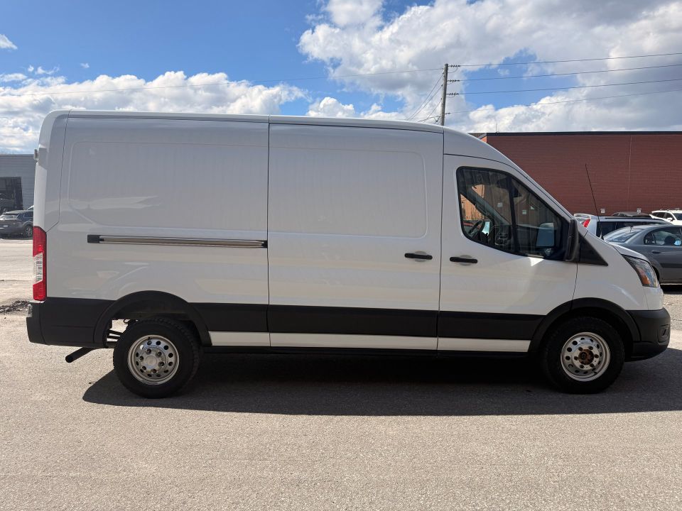 Ford Transit Cargo Van 2023 - Image 6