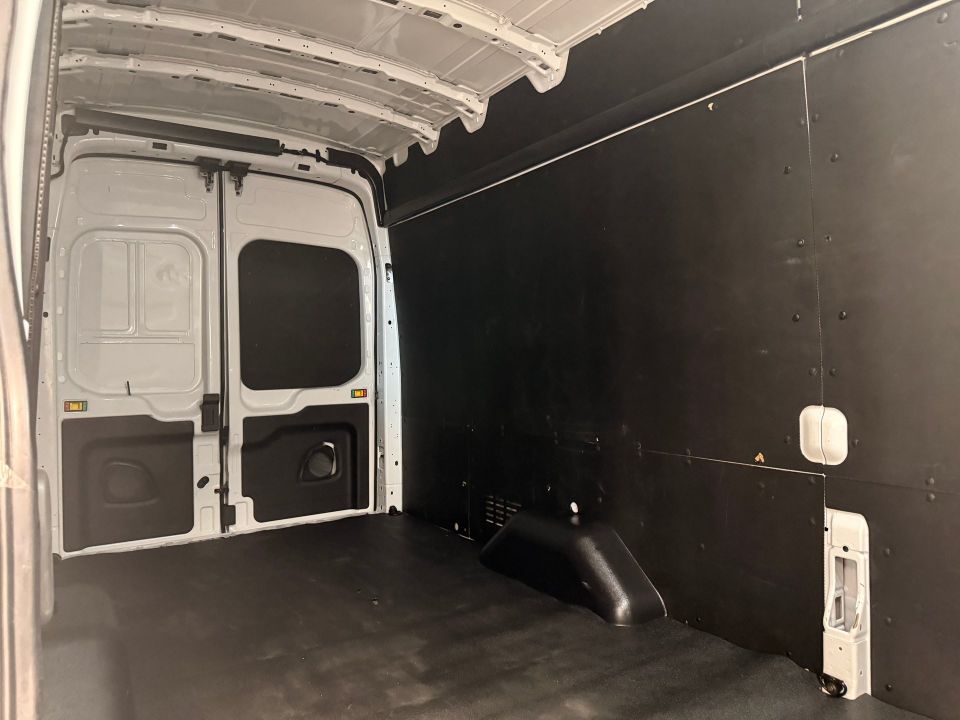 Ford Transit Cargo Van 2023 - Image 14