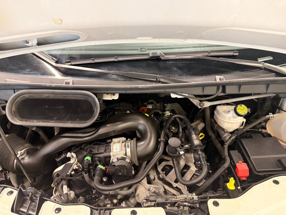 Ford Transit Cargo Van 2023 - Image 29