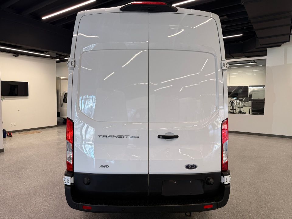 Ford Transit Cargo Van 2023 - Image 4