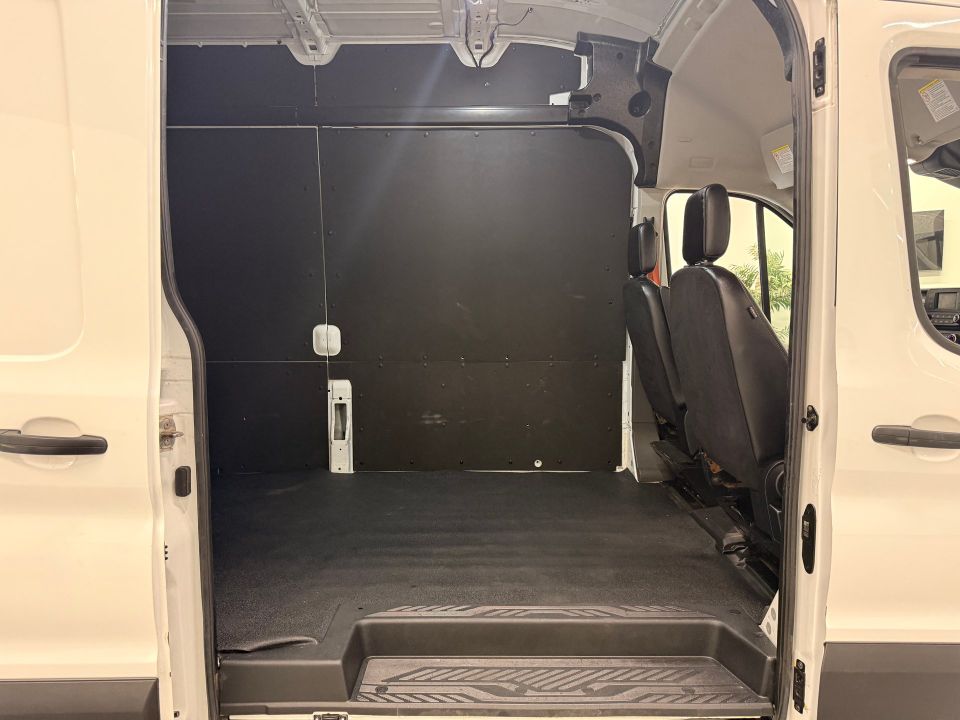 Ford Transit Cargo Van 2023 - Image 13