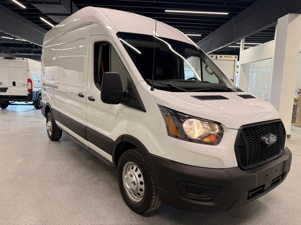 Ford Transit Cargo Van 2023 - Image 7