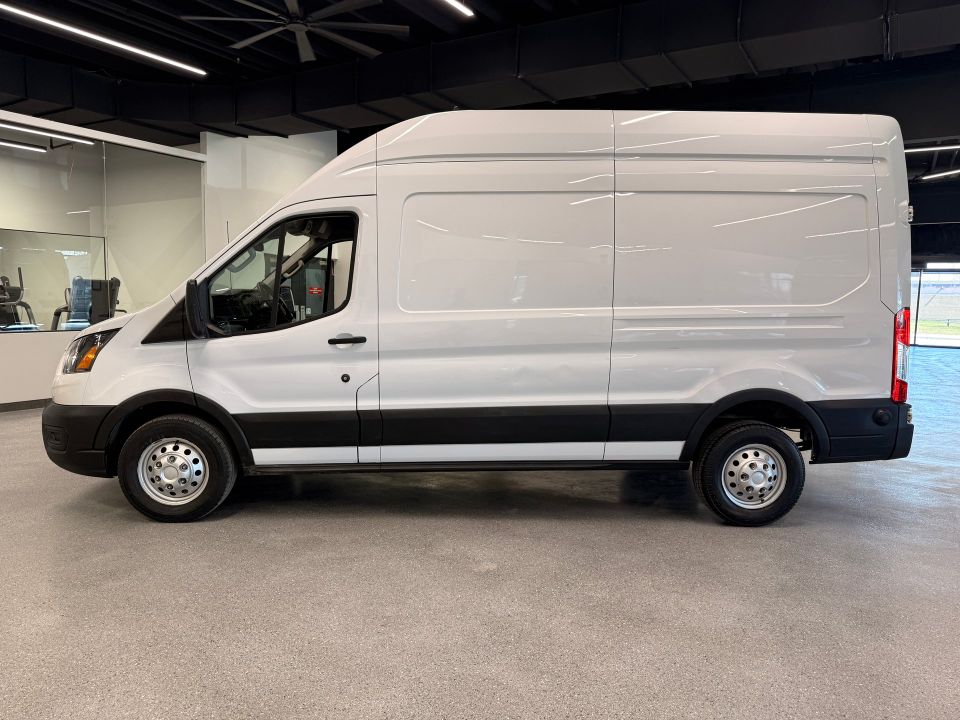 Ford Transit Cargo Van 2023 - Image 2