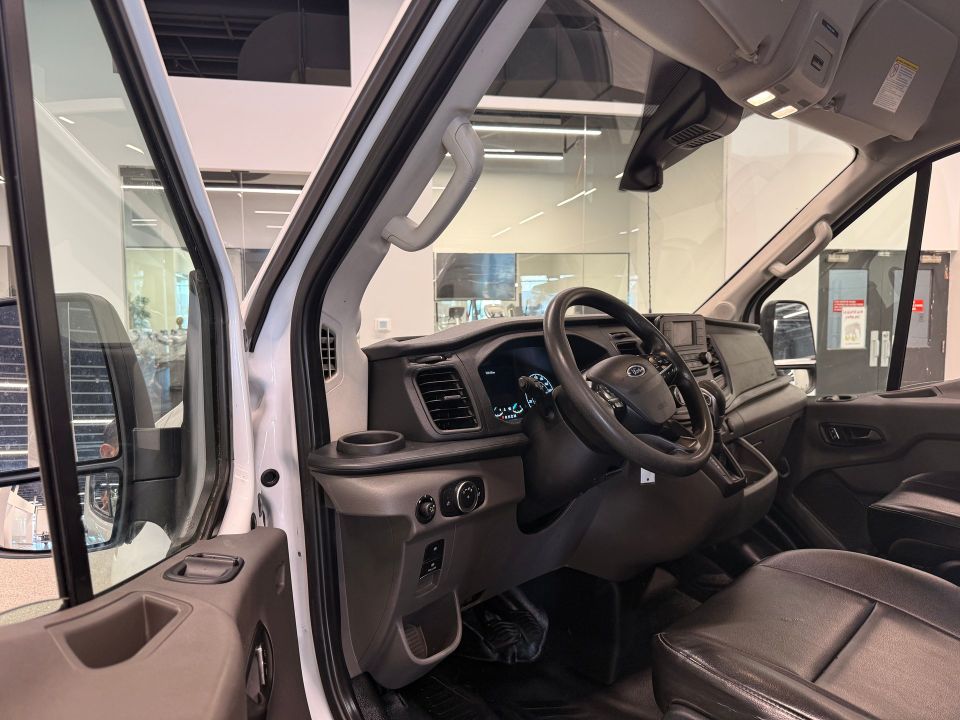 Ford Transit Cargo Van 2023 - Image 10
