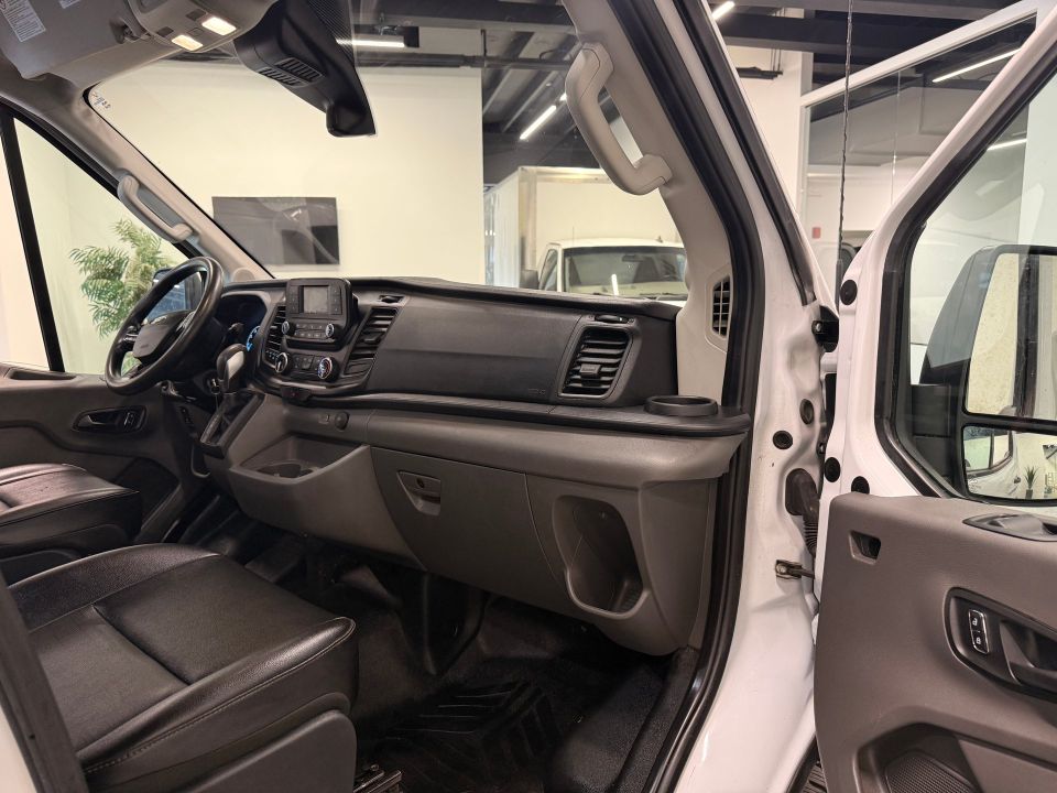Ford Transit Cargo Van 2023 - Image 12