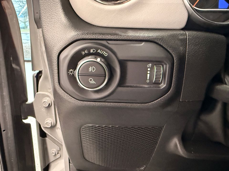 Jeep Gladiator 2023 - Image 21
