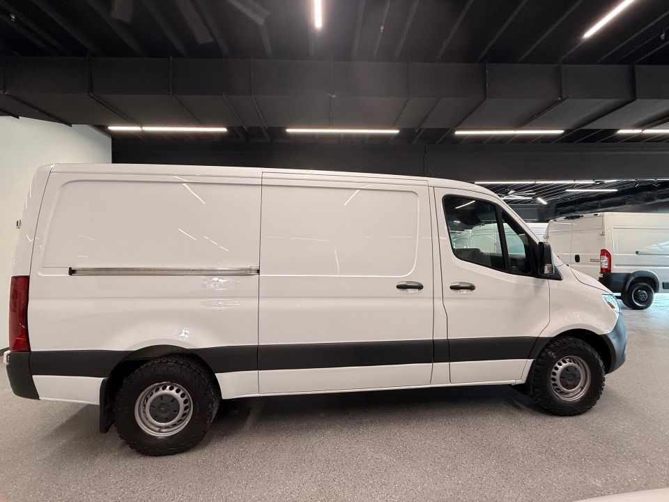Mercedes-Benz Sprinter Cargo Van 2021 - Image 6