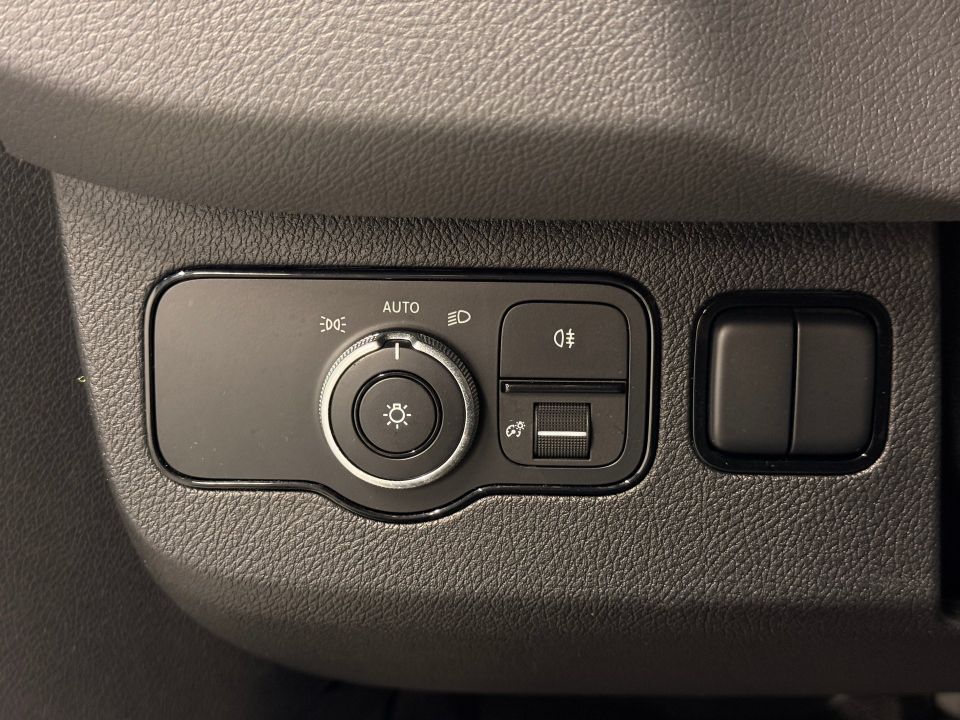 Mercedes-Benz Sprinter Cargo Van 2021 - Image 21
