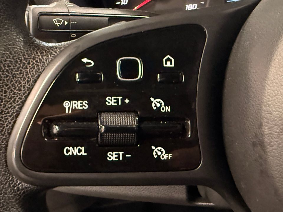 Mercedes-Benz Sprinter Cargo Van 2021 - Image 22
