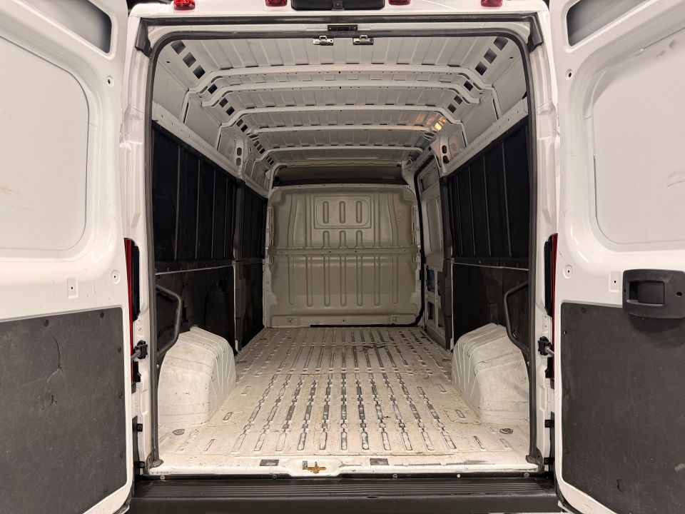 Ram ProMaster Cargo Van 2023 - Image 15