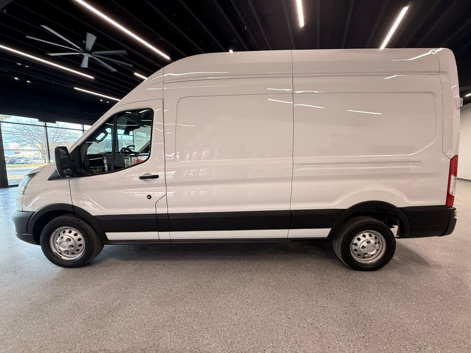 Ford Transit Cargo Van 2023 - Image 2