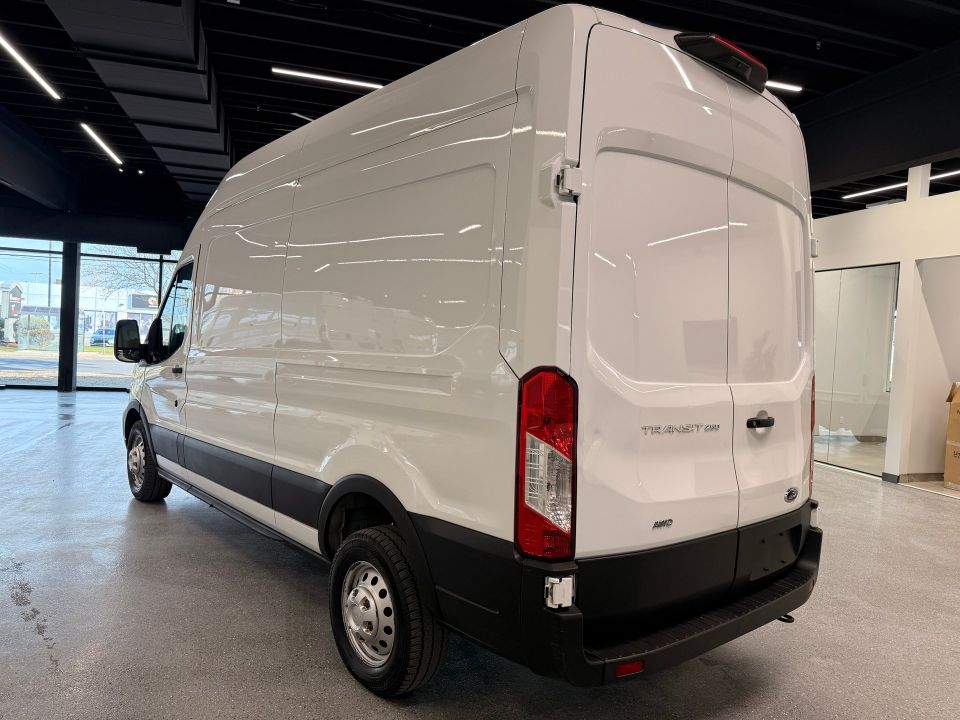 Ford Transit Cargo Van 2023 - Image 3