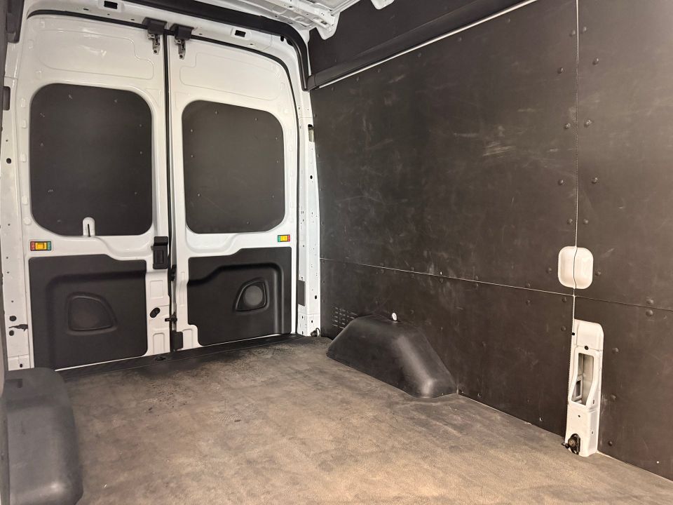Ford Transit Cargo Van 2023 - Image 14