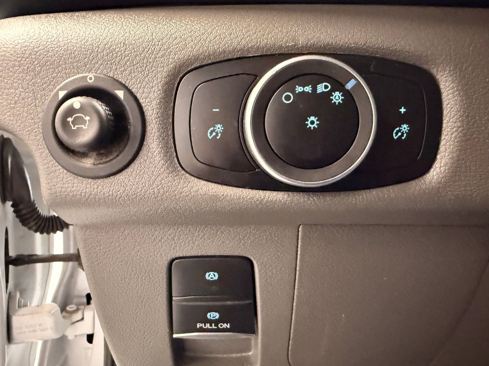 Ford Transit Cargo Van 2023 - Image 22