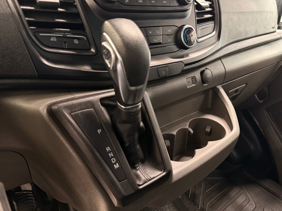 Ford Transit Cargo Van 2023 - Image 26