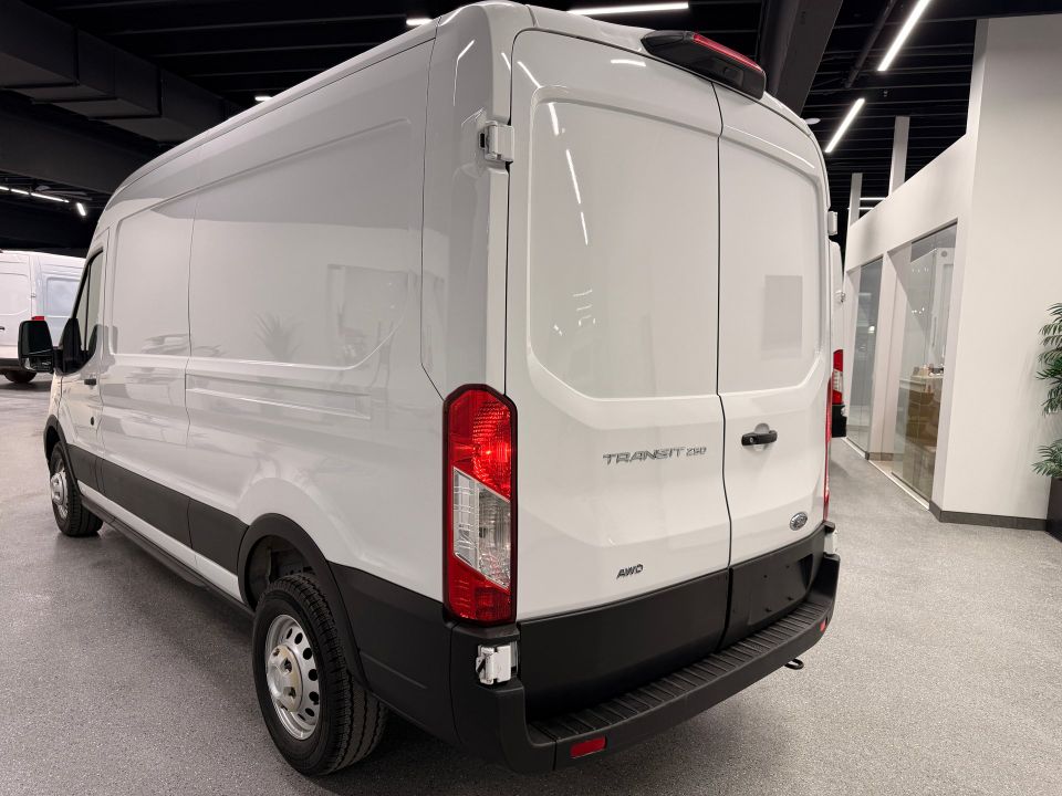 Ford Transit Cargo Van 2025 - Image 3