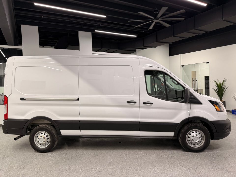 Ford Transit Cargo Van 2025 - Image 6