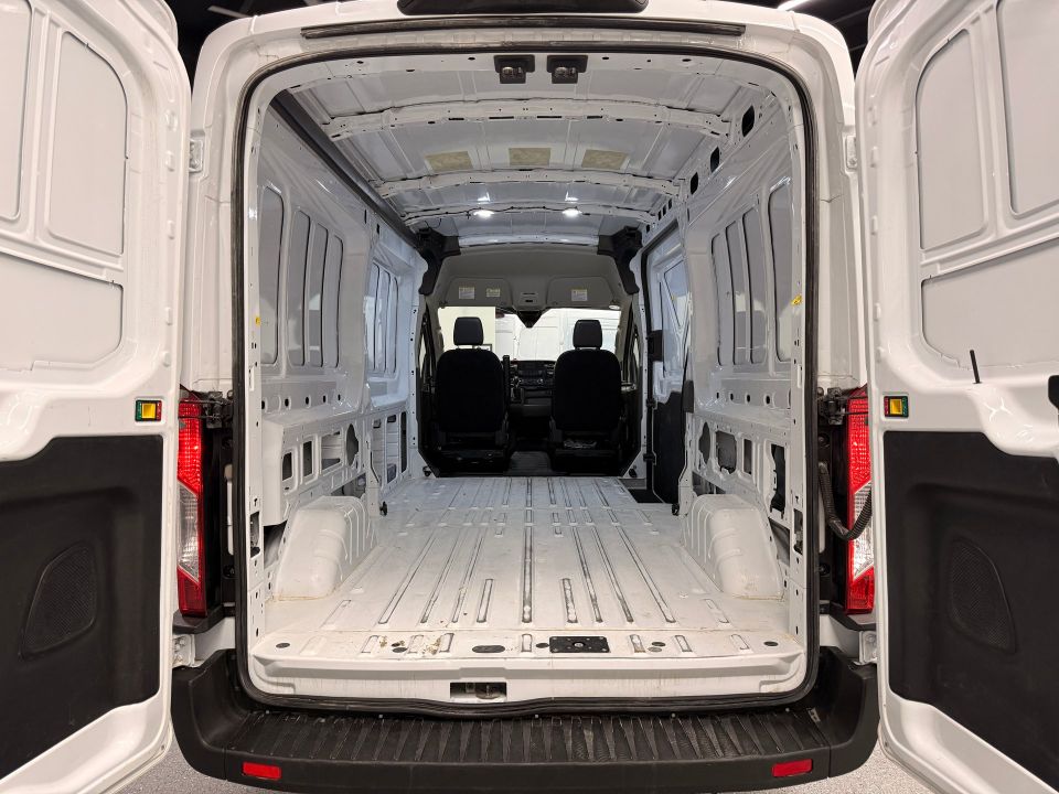 Ford Transit Cargo Van 2025 - Image 15