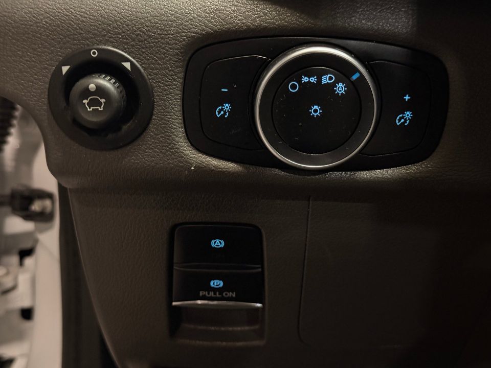 Ford Transit Cargo Van 2025 - Image 24