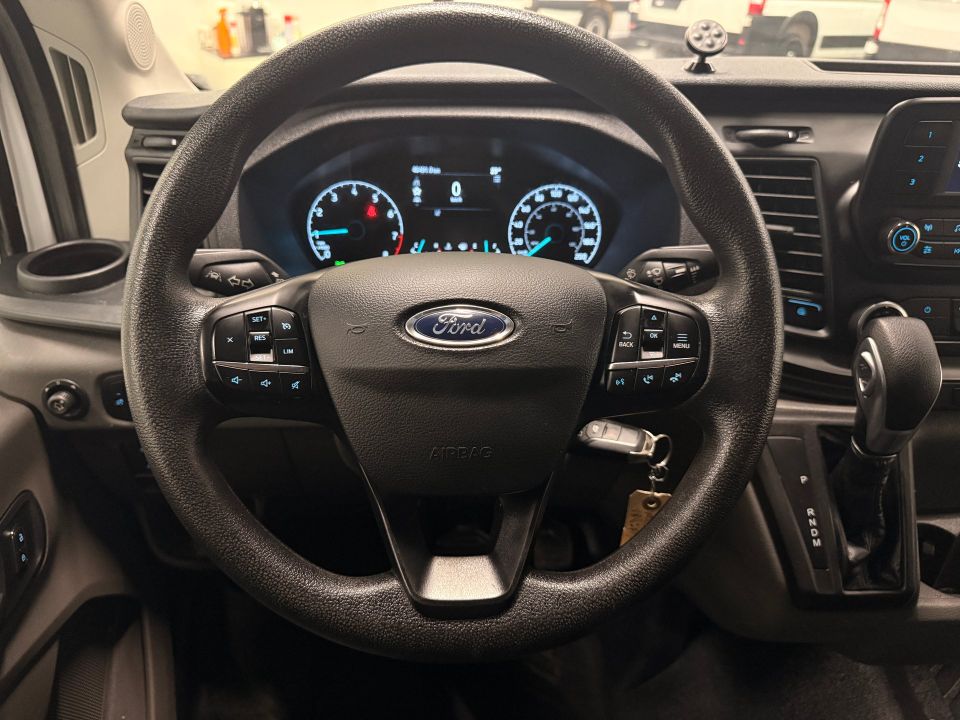 Ford Transit Cargo Van 2025 - Image 17