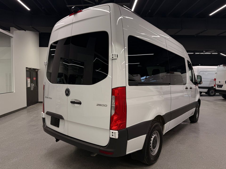 Mercedes-Benz Sprinter Passenger Van 2025 - Image 5