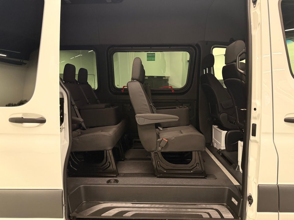 Mercedes-Benz Sprinter Passenger Van 2025 - Image 12