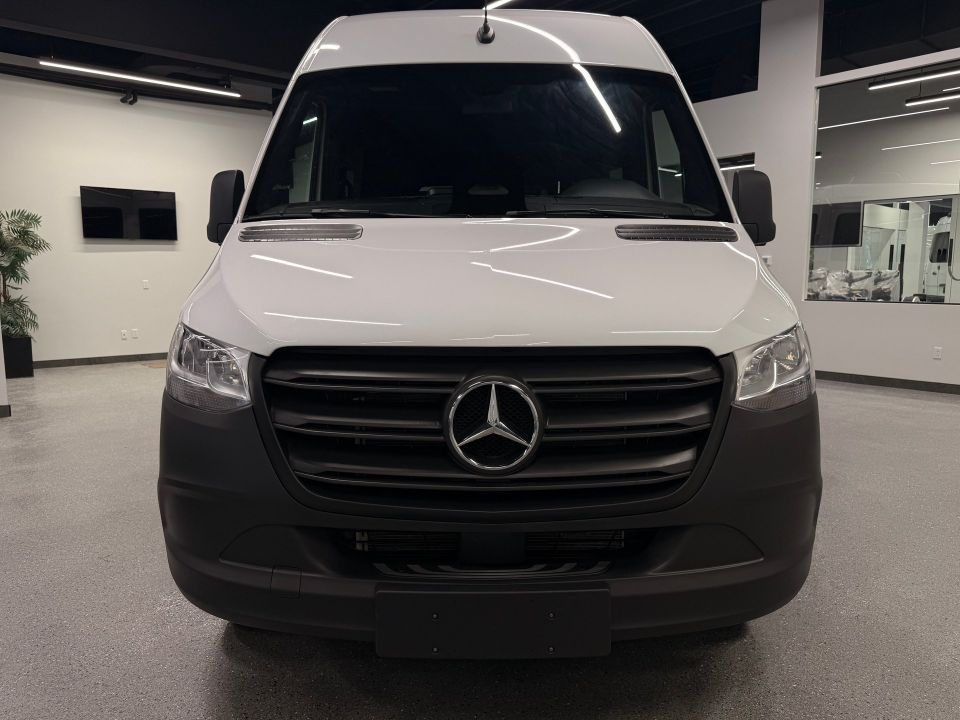 Mercedes-Benz Sprinter Passenger Van 2025 - Image 8