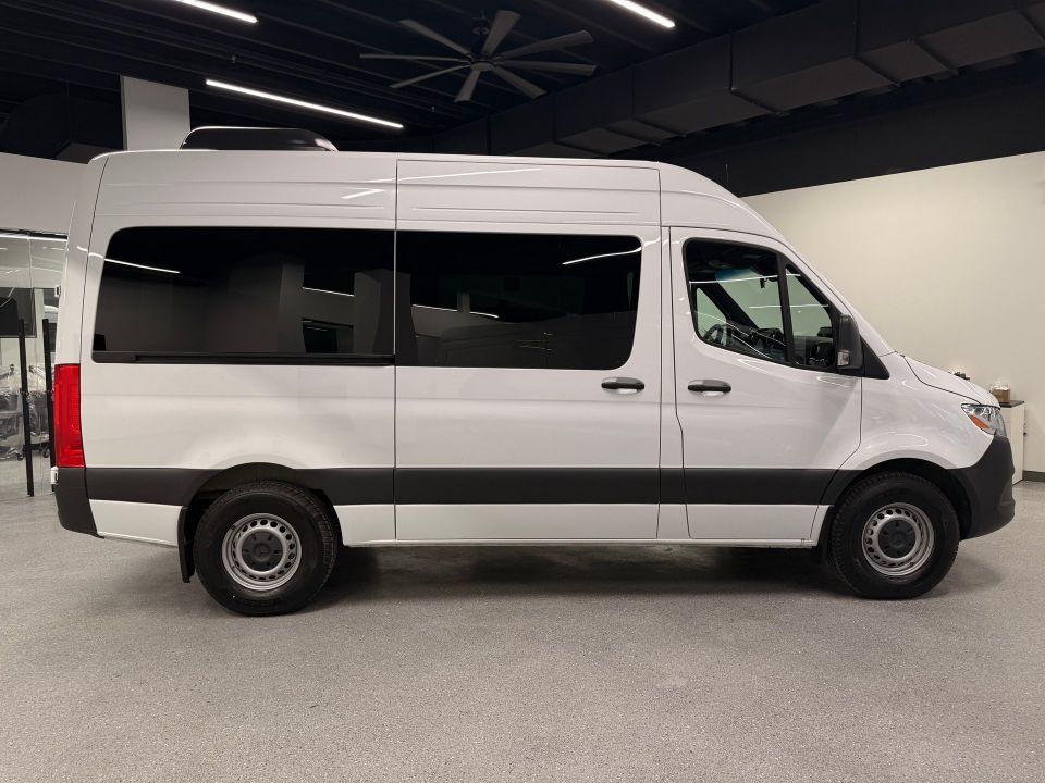 Mercedes-Benz Sprinter Passenger Van 2025 - Image 6