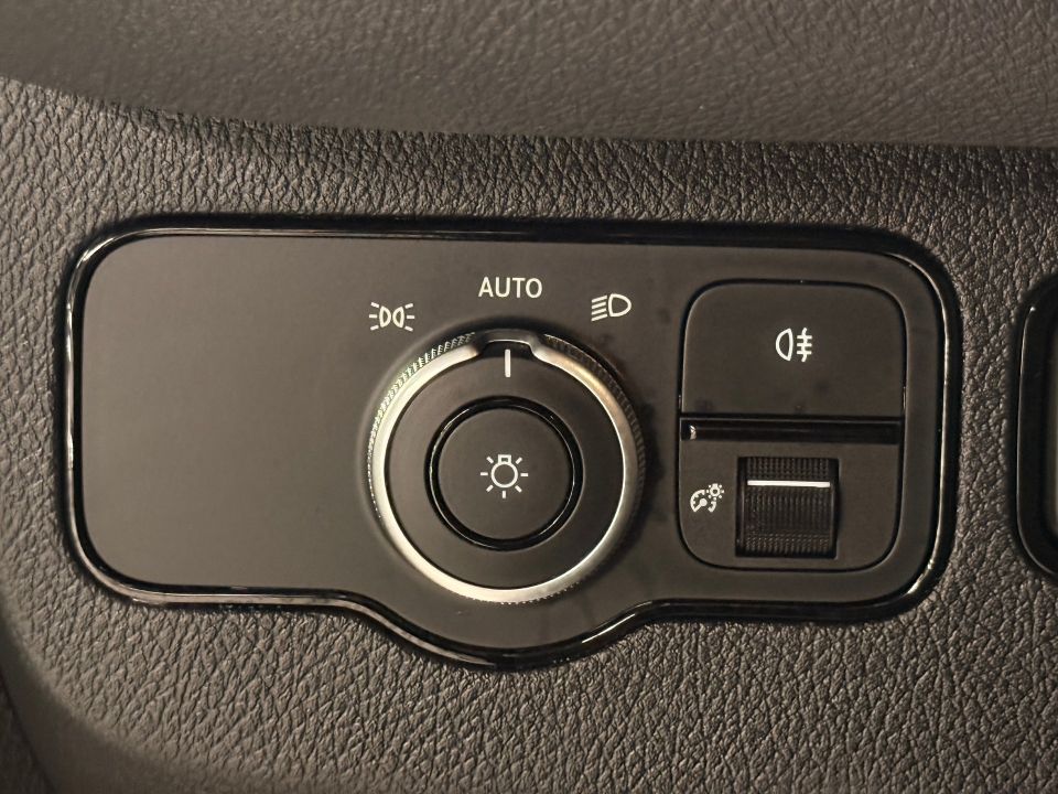 Mercedes-Benz Sprinter Passenger Van 2025 - Image 24