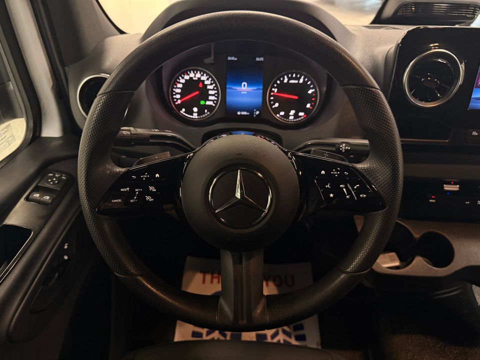 Mercedes-Benz Sprinter Passenger Van 2025 - Image 18
