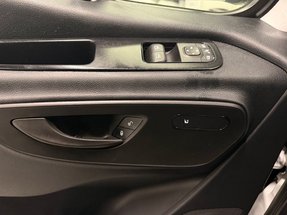 Mercedes-Benz Sprinter Passenger Van 2025 - Image 25