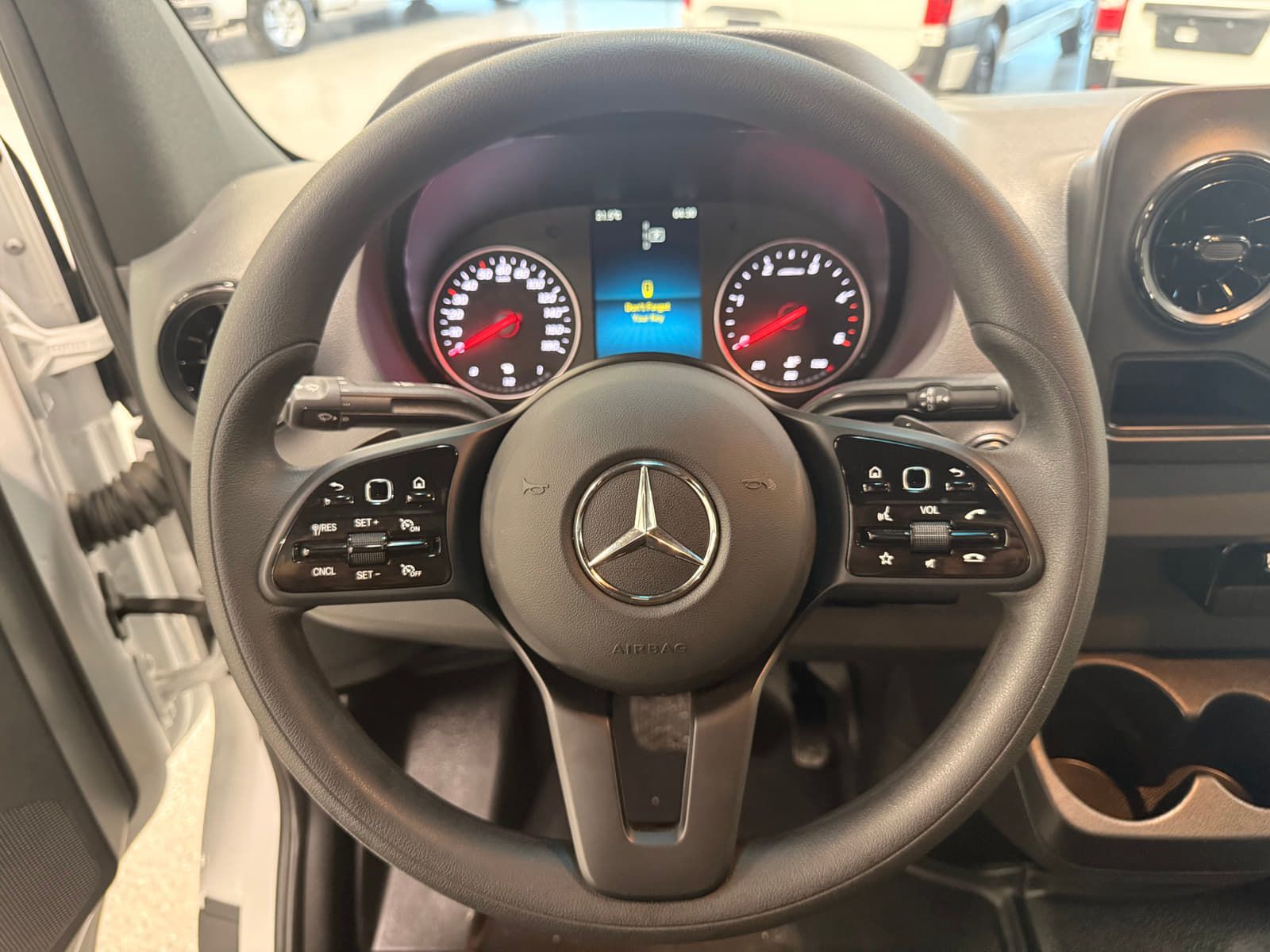 Mercedes-Benz Sprinter Cab Chassis 2024 - Thumbnail 15