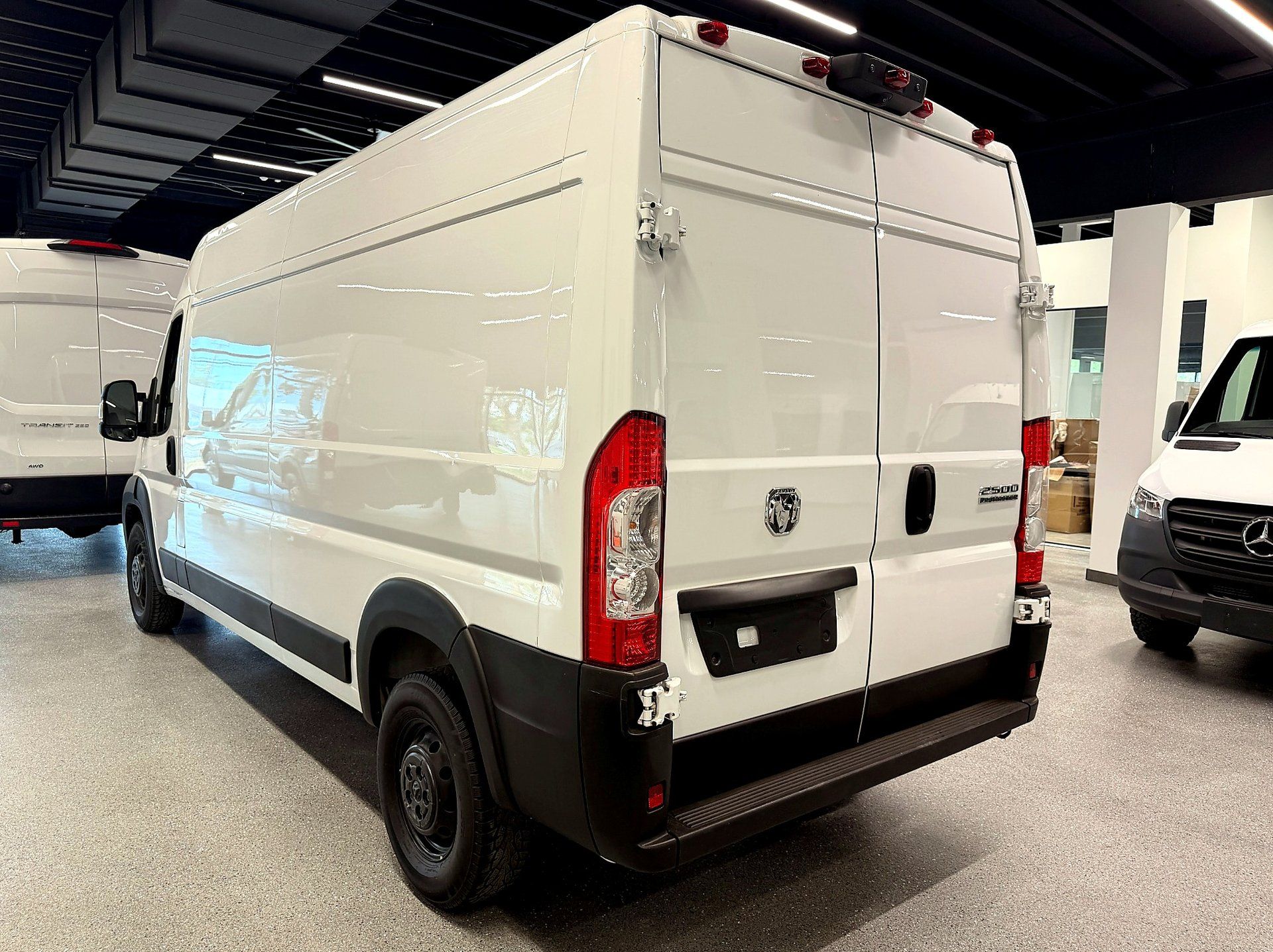 Ram ProMaster Cargo Van 2023 - Thumbnail 3