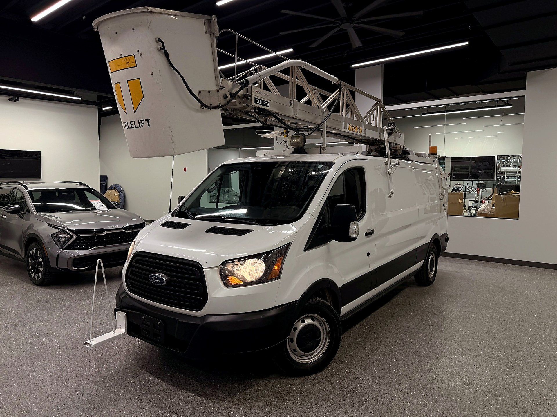 Ford Transit Cargo Van 2019 - Thumbnail 1
