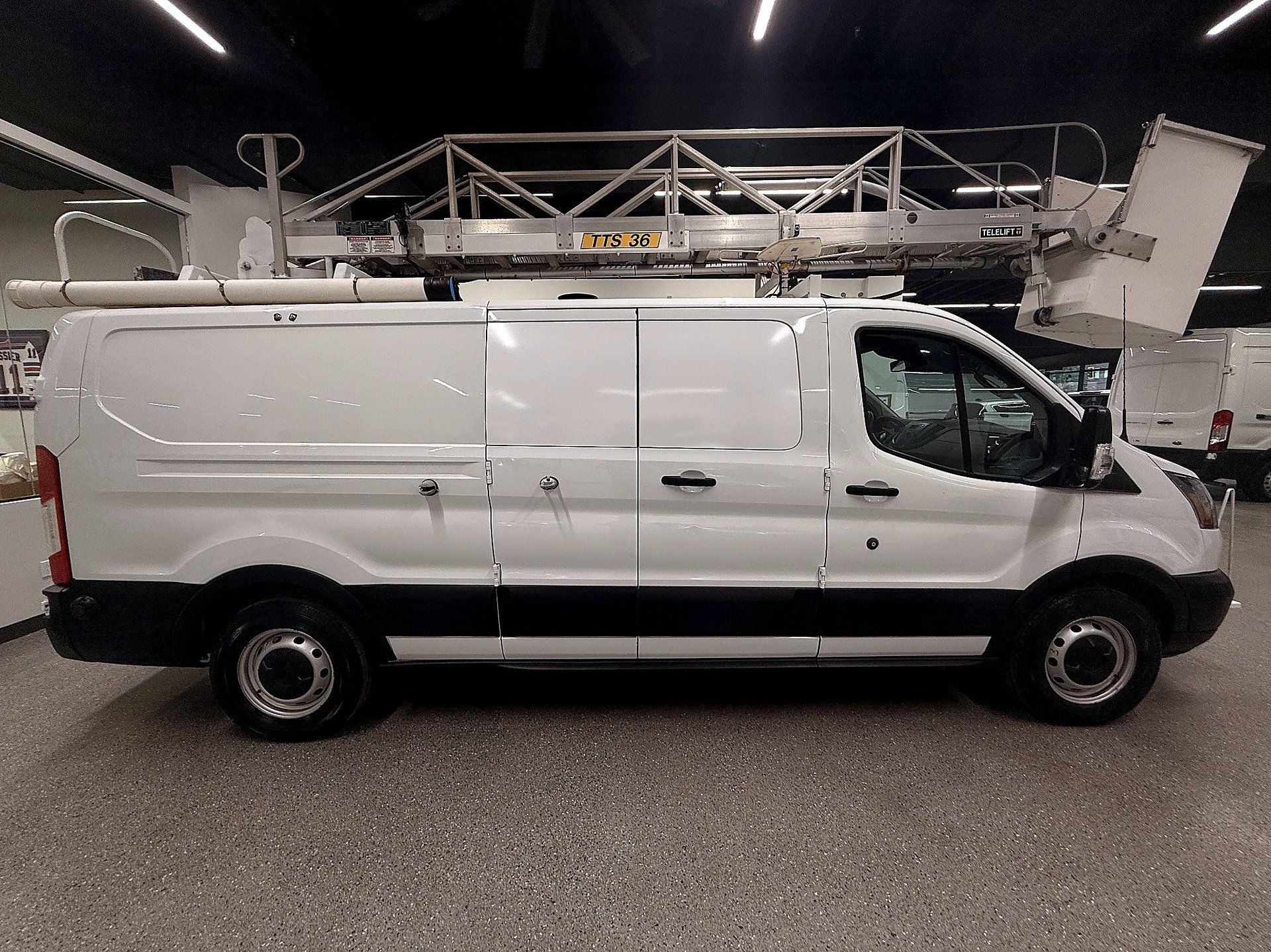 Ford Transit Cargo Van 2019 - Thumbnail 6
