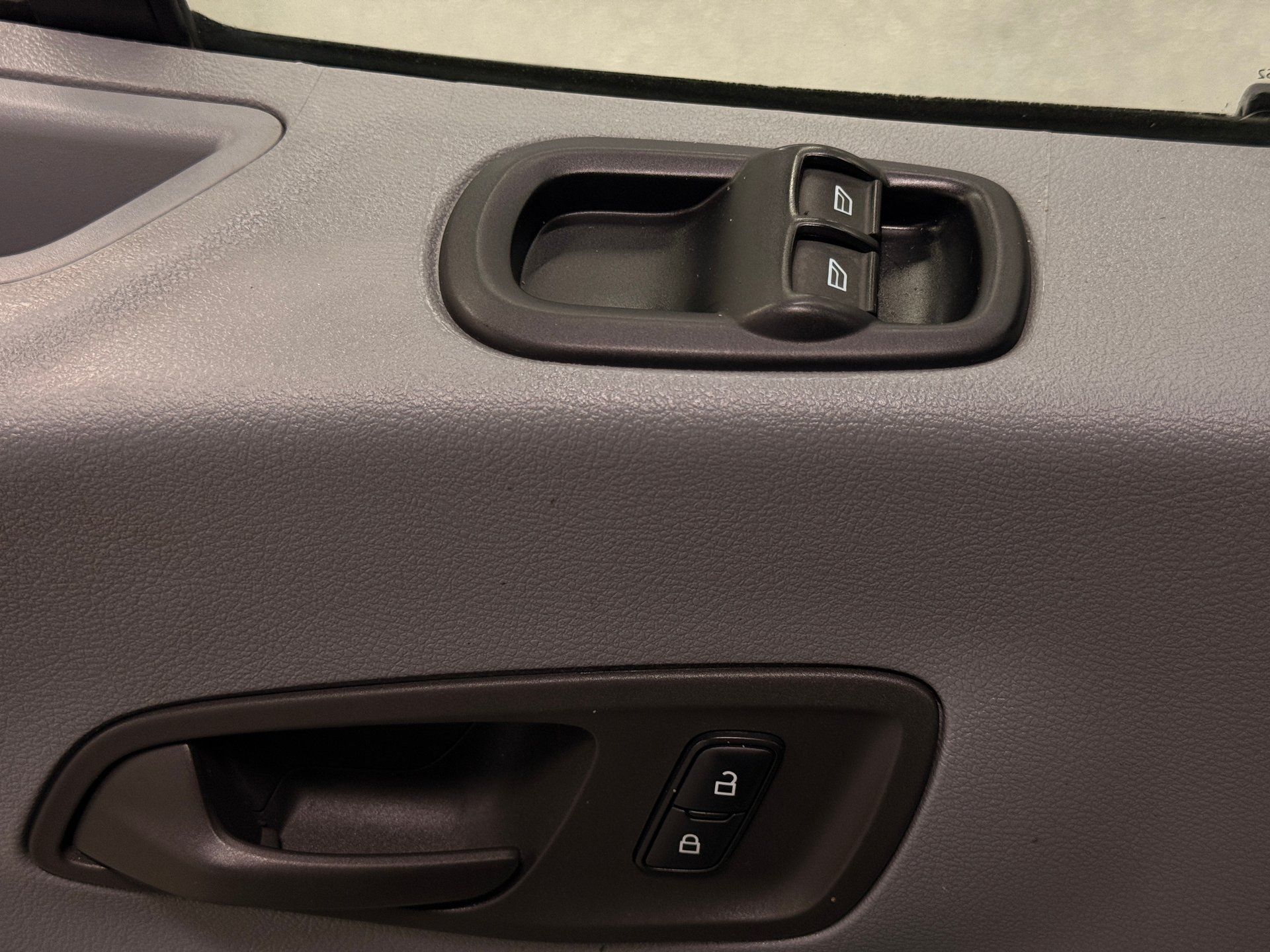 Ford Transit Cargo Van 2019 - Thumbnail 25