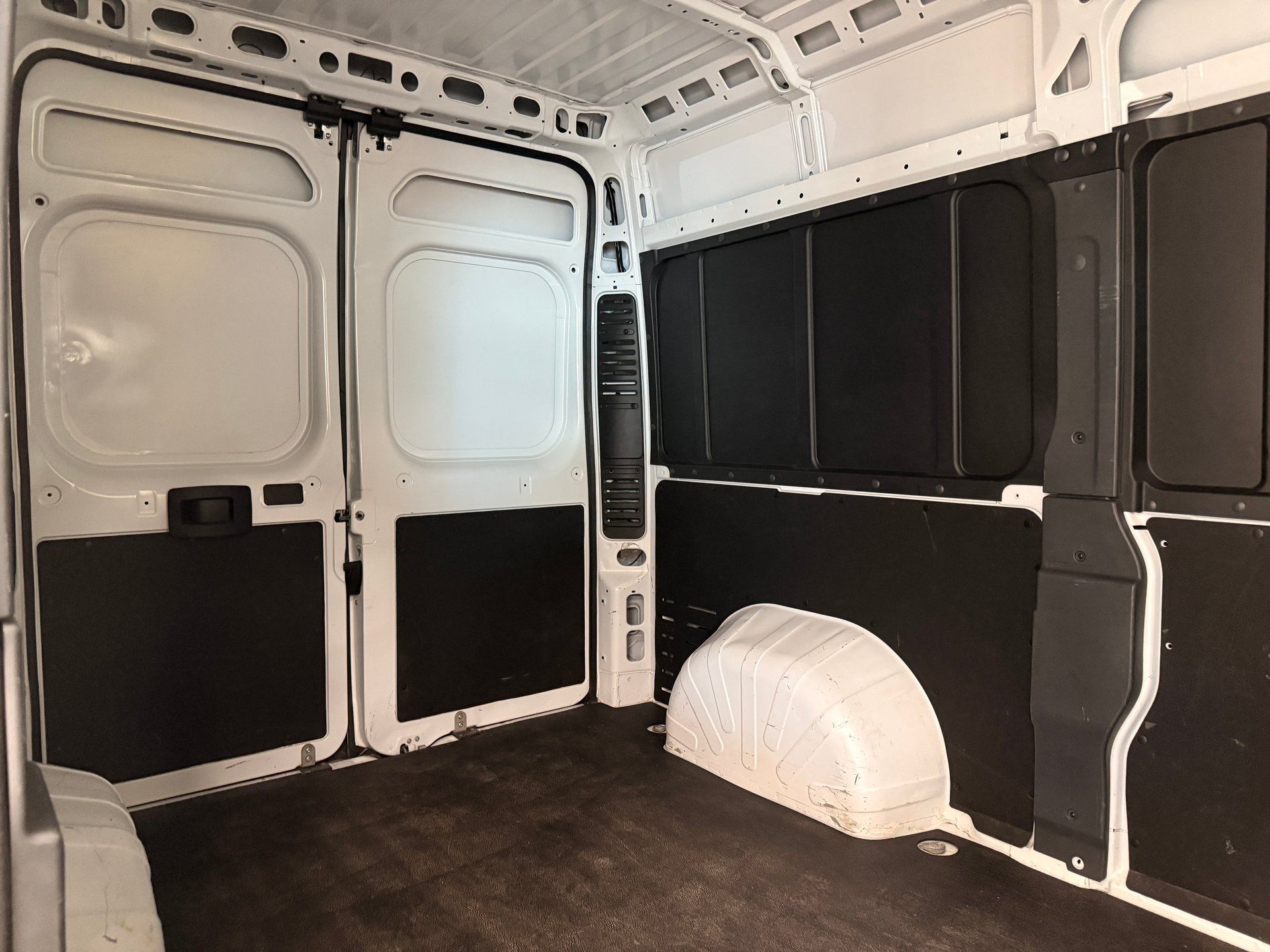 Ram ProMaster 2500 2025 - Thumbnail 13