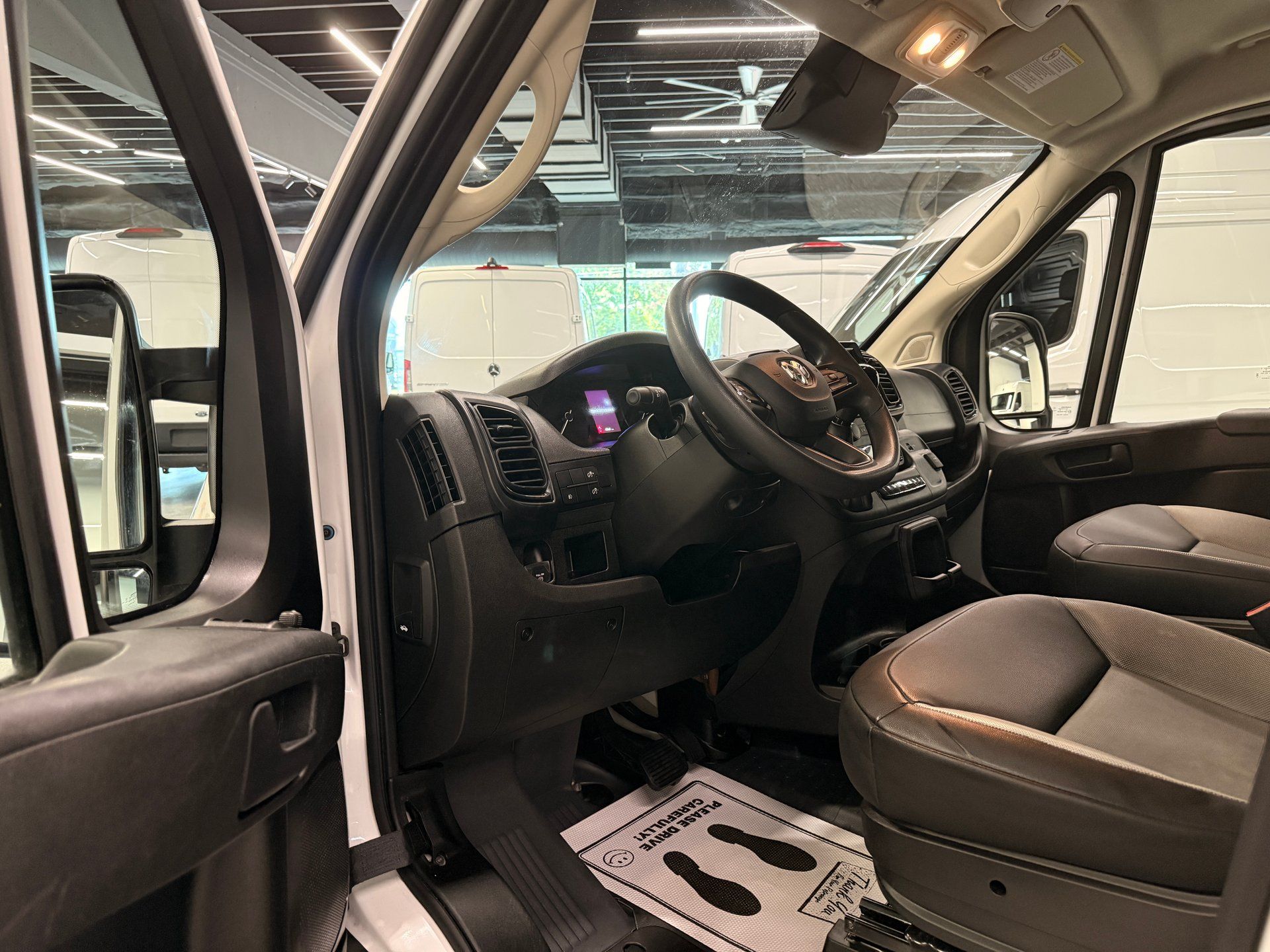 Ram ProMaster 2500 2025 - Thumbnail 10