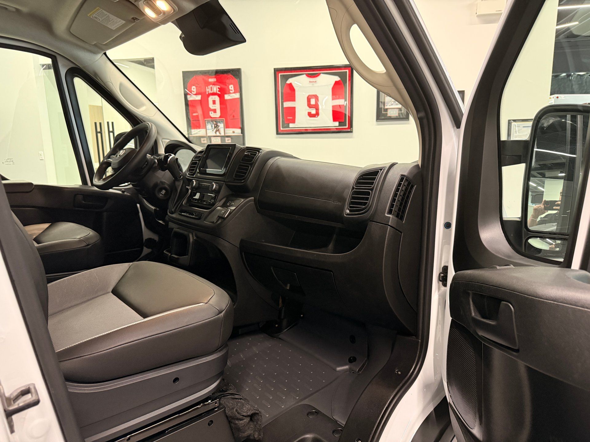 Ram ProMaster 2500 2025 - Thumbnail 11