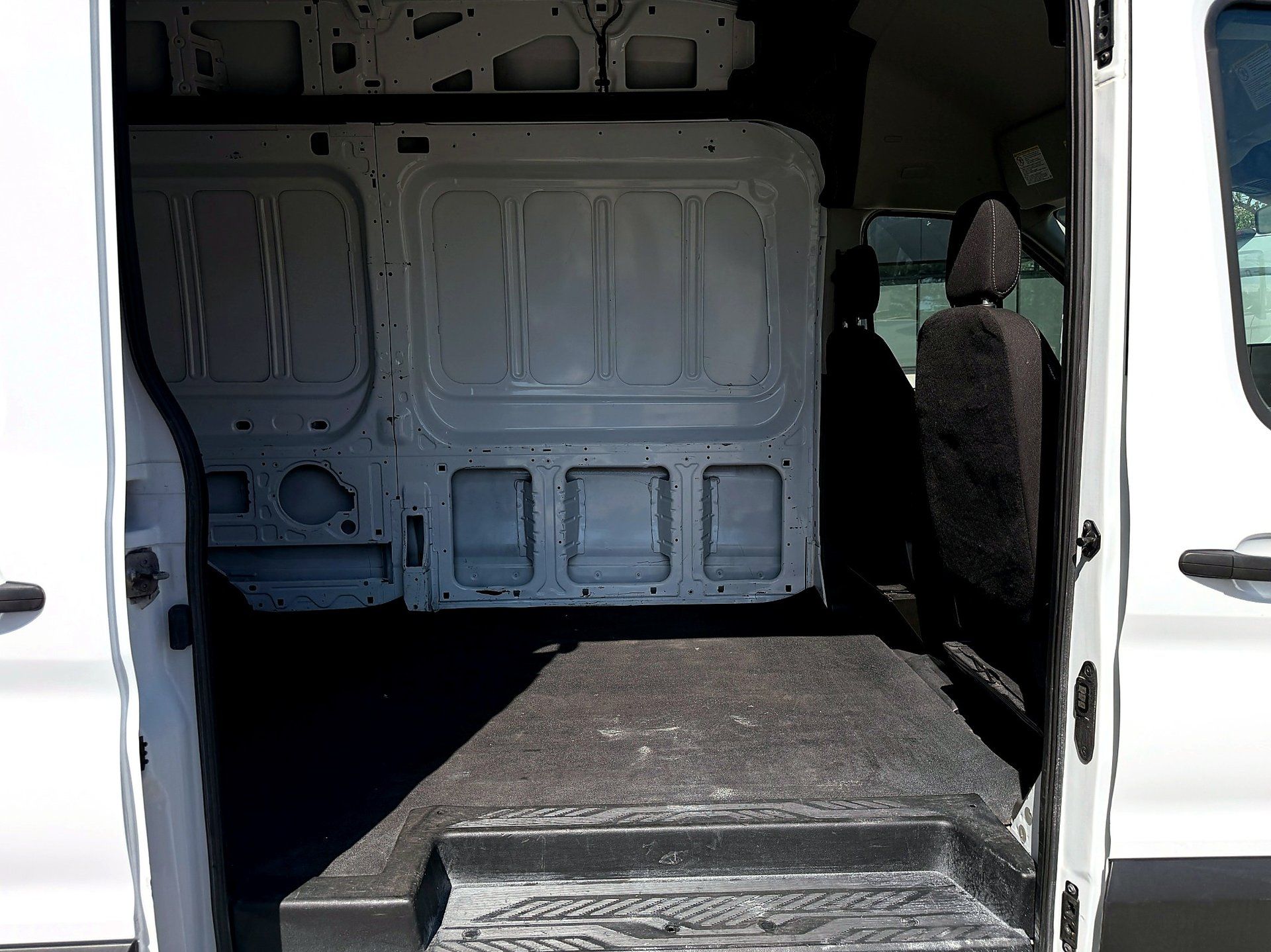 Ford Transit Cargo Van 2022 - Thumbnail 11